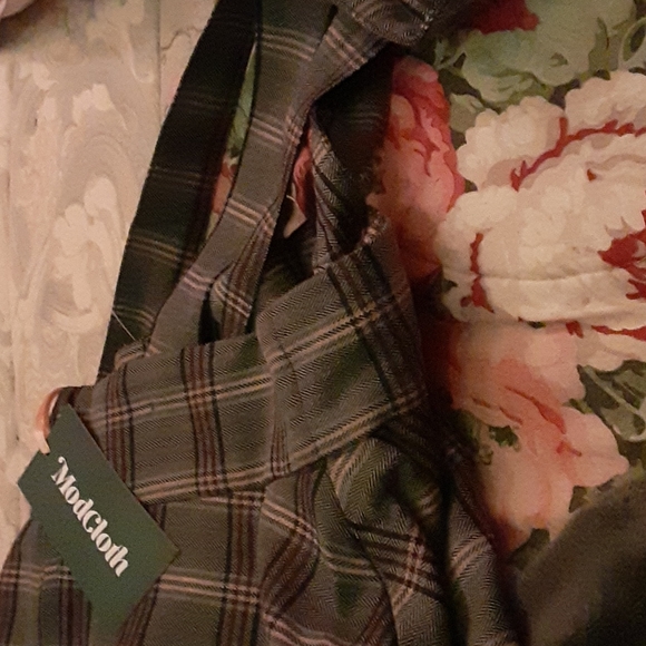 Dress - Picture 1 of 5